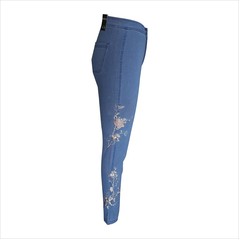 Modestickerei blaue Röhrenjeans WS10123