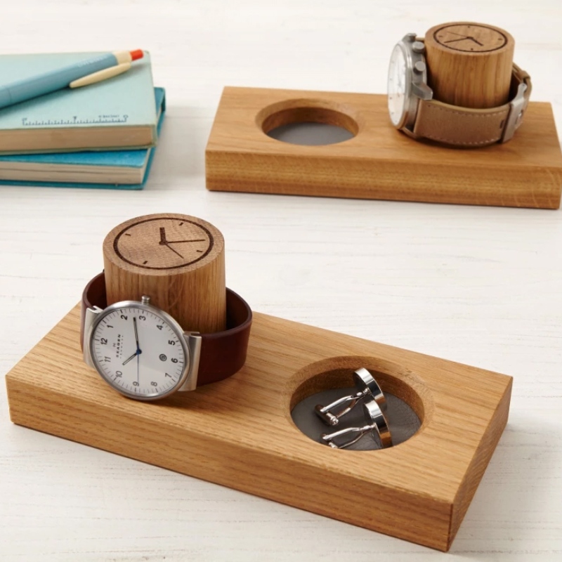 PERSONALISIERTE MANSCHETTENKNÖPFE TRAY UND UHR STAND