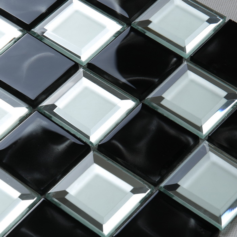 Küche Badezimmer schwarz und weiß abgeschrägte Kante Spiegelglas Mosaikwand Fliesen Schach