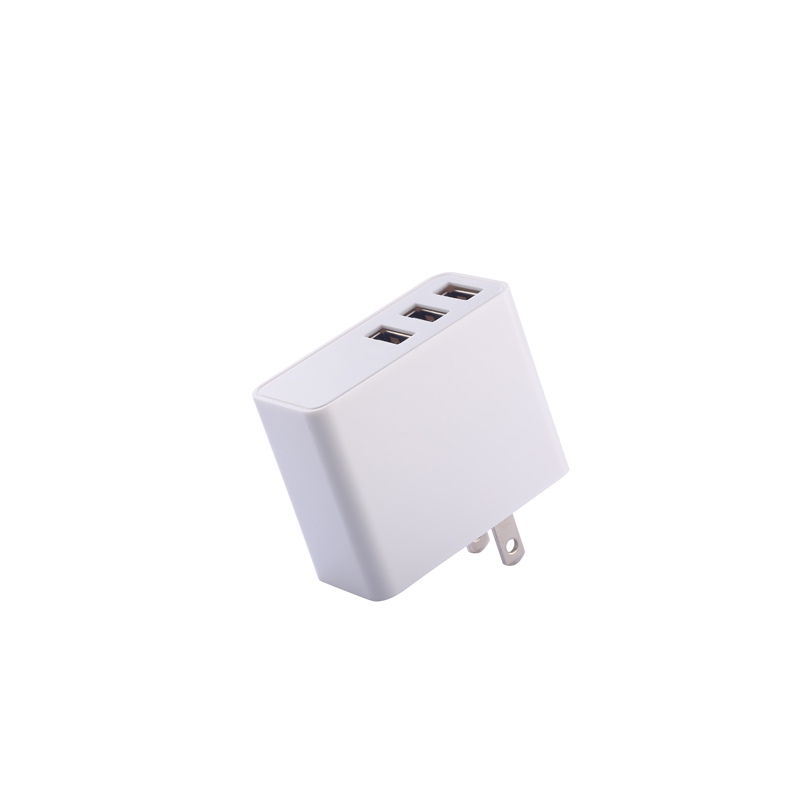 KPS-8704LC Tri-USB-Wandladegerät