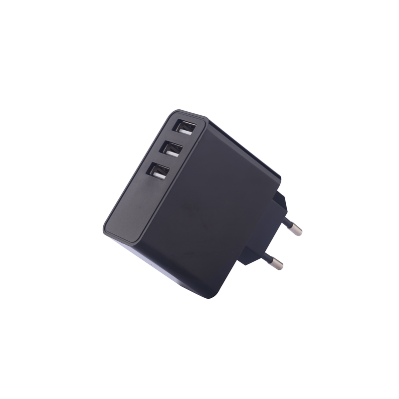 KPS-8704LC Tri-USB-Wandladegerät