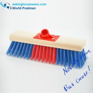 Akbrand Holzbürste mit langem Griff für das Schieben im Freien