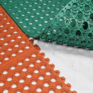 Hochwertige perforierte Naturkautschuk-Drainagematte für Decks