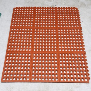 Qualitativ hochwertige Kompressionsbeständigkeit SBR-Gummiringmatratze Gummibodenmatte für Grasschutz