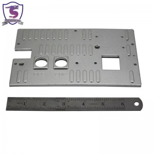 Abdeckplatte aus Metall für elektronische Geräte