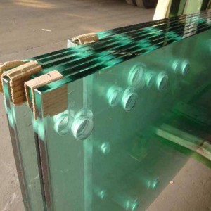 FARBIGE VERSTECKTE SICHERHEITGLASBRETTE