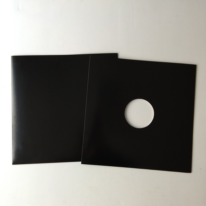 12 schwarze Pappkartonauflagen mit Loch