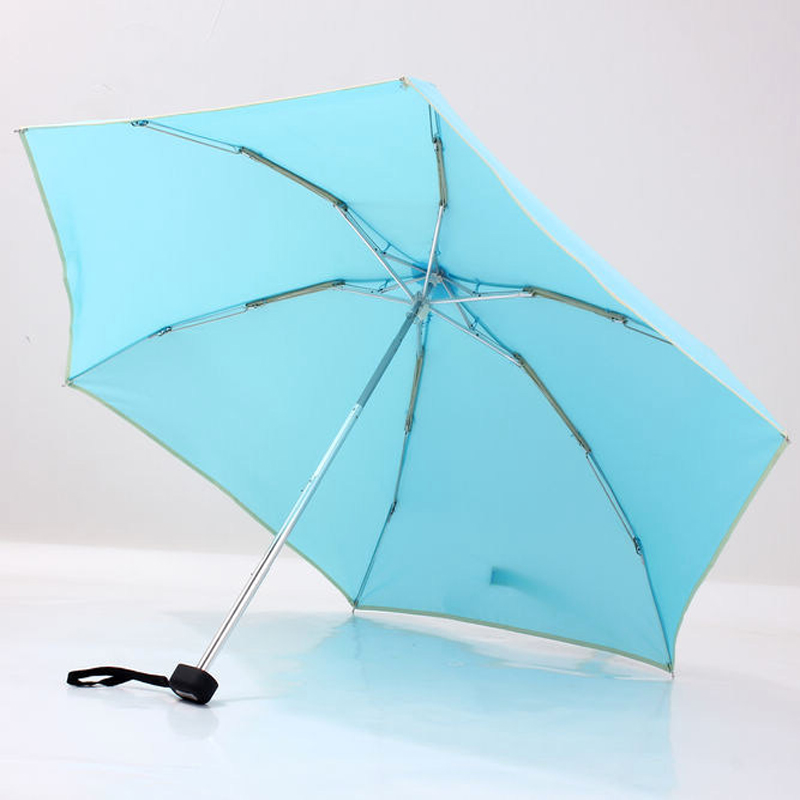 blauer Mini-Regenschirm für die Tasche