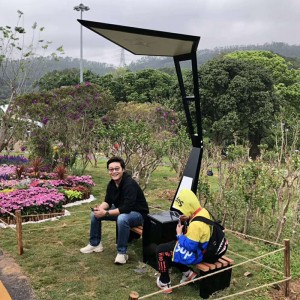 Außenwerbelösung Smart Solar Bench mit LED-Beleuchtung