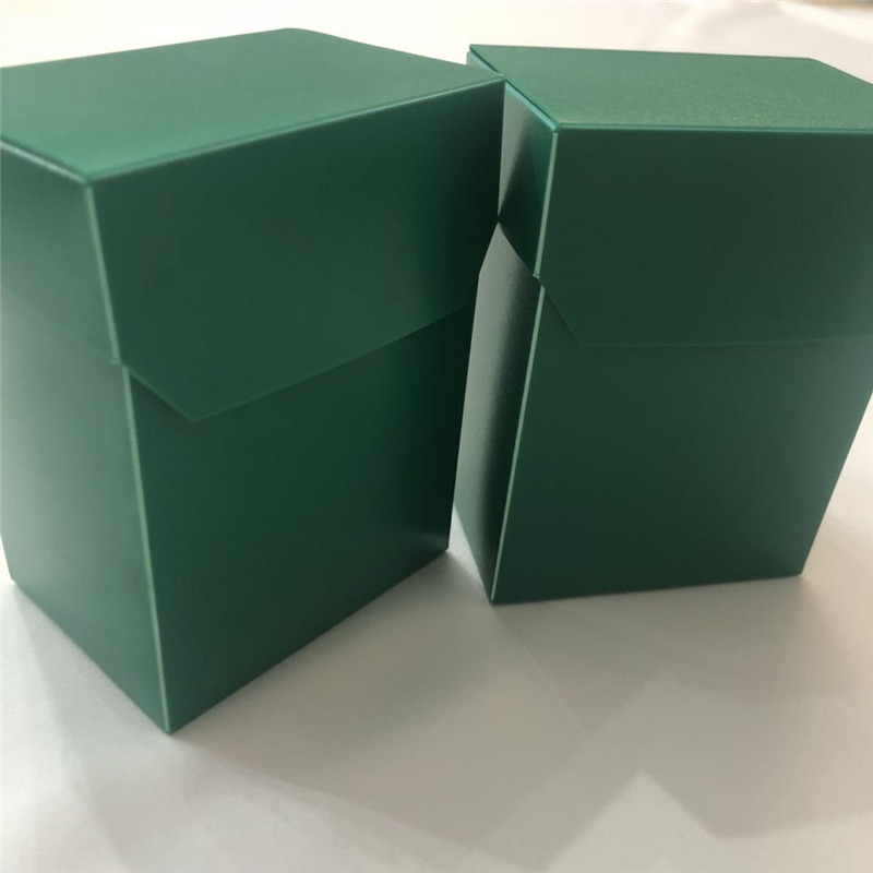 Grüne Deckbox aus Kunststoff