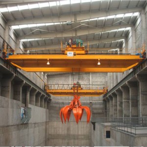 Doppelträger-Laufkran mit Greifer