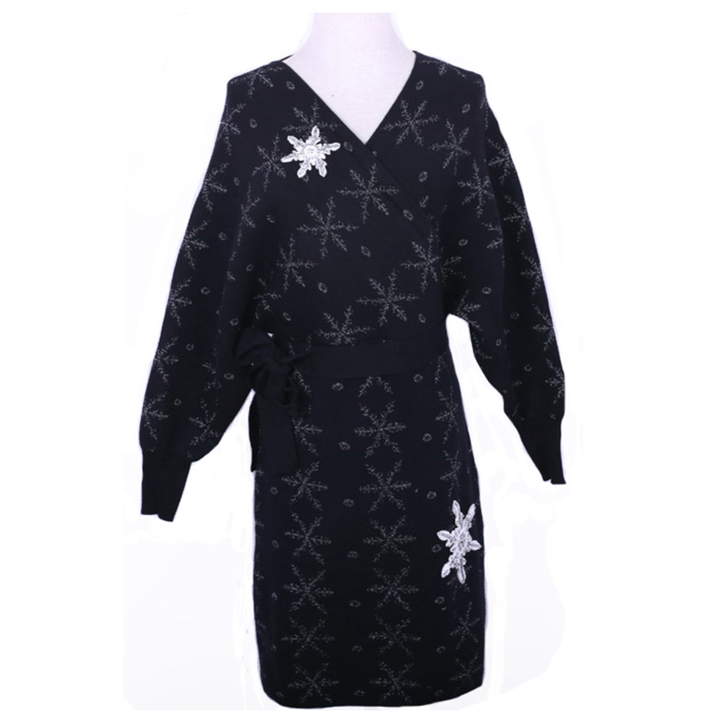 2018 warme Schneeflocke Strassapplikationen Damen Slash Cardigan Strickkleid