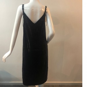 SLIP DRESS MIT GLÄNZENDER PERLE TBCD0002