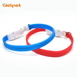 Wasserdichtes USB-Ladehalsband mit Silikon-LED-Hundehalsband