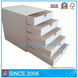 Schubladenbox aus mehreren Schichten