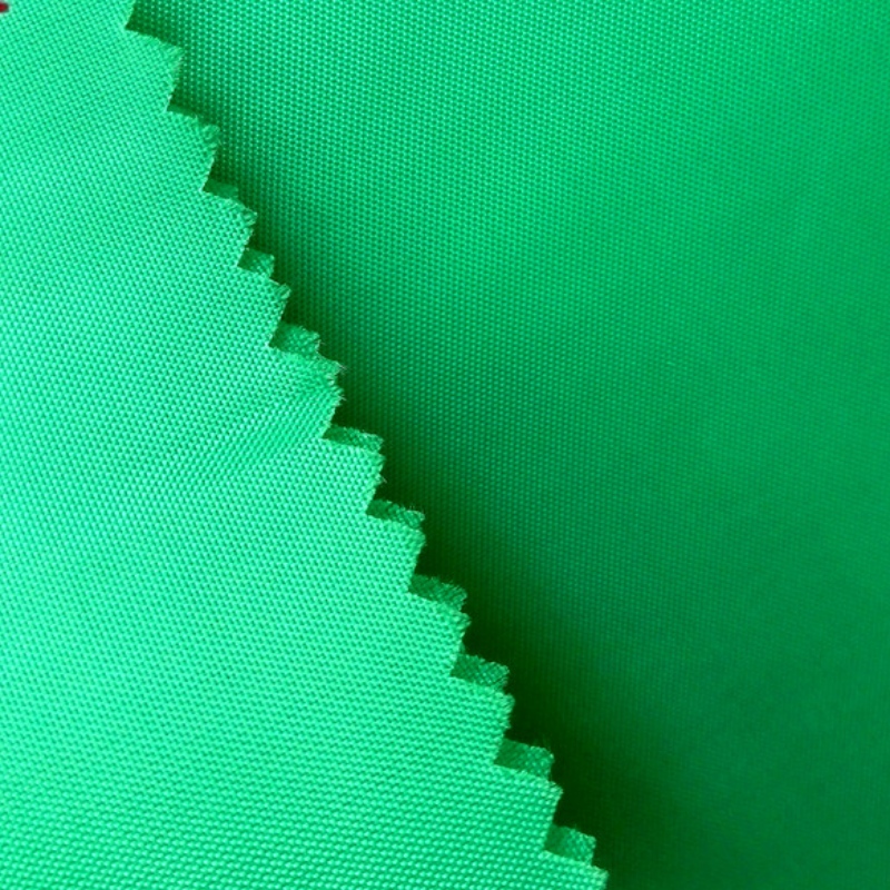 Polyester-Regenmantel-Gewebe PVC, das 210T Taft-Gewebe für Kleidungs-Gewebe beschichtet