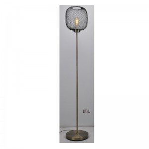 Moderne Stehleuchte mit Mesh-Schirm