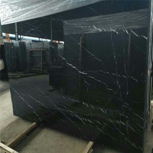 Marmor Nero Marquina im weißen Streifen