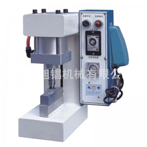 Schuh, der Heißpressmaschine für Vamp Joint herstellt