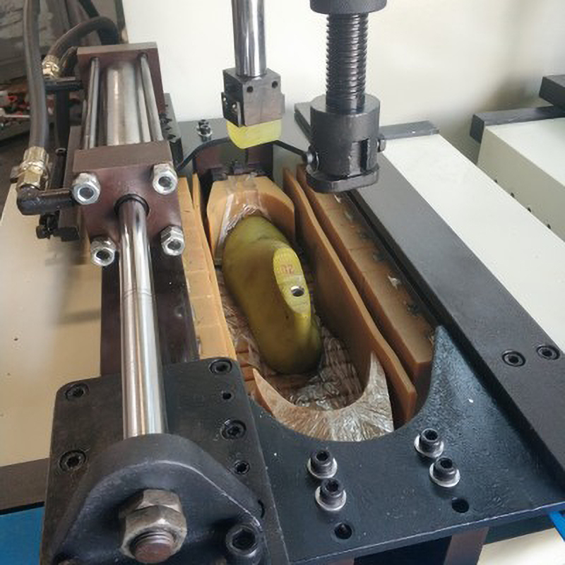 Schuh, der ummauerte Sohlenpressmaschine herstellt