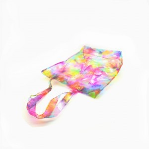 Einkaufstasche mit heller Farbe