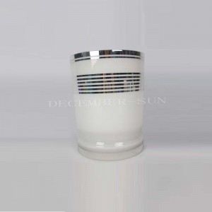 Elegantes Weiß mit silberner Linie Glasbadezimmerset