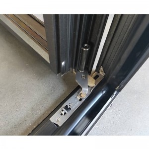 Lange schlanke Aluminiumprofilfenster und -türen