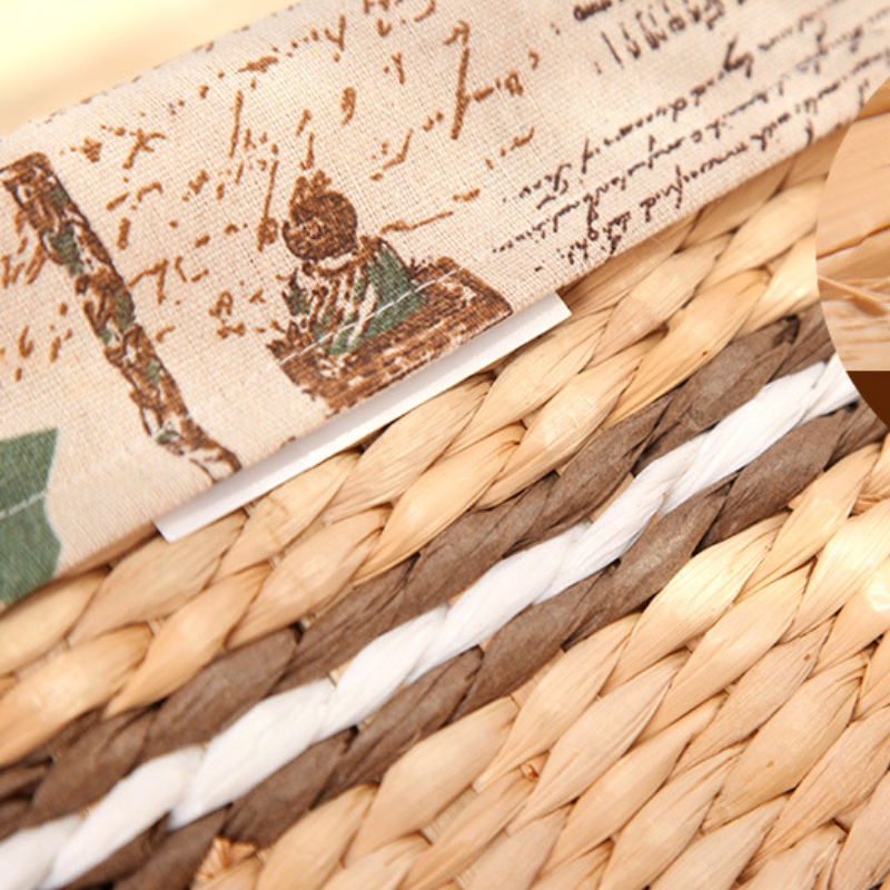 Strohgeflochtener Korb