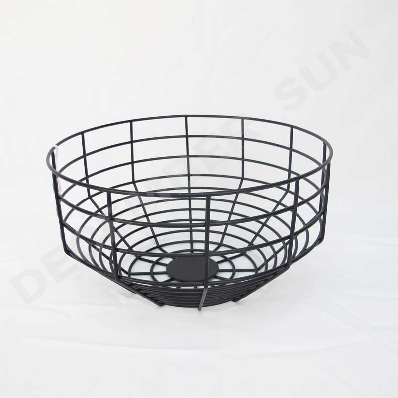 Runder Obstkorb aus Metall