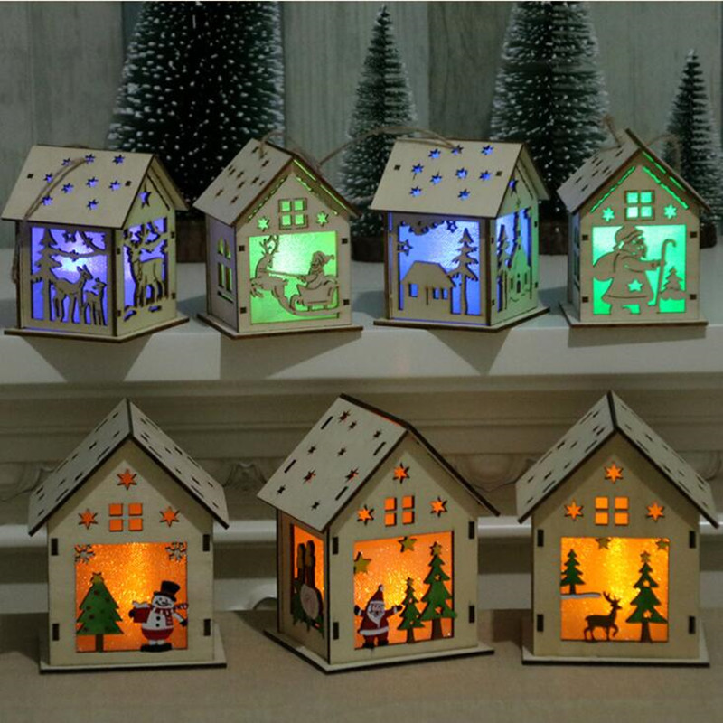 Holzhaus mit geführten Lichtern für Weihnachtshandwerksgroßhandel