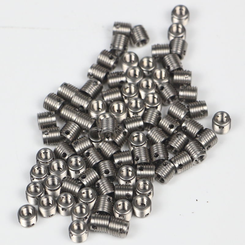 307 000 060.500 307 M6 * 1 * 10 * 1,25 * 8L selbstschneidende Gewindeeinsätze mit 3 Löchern ohne Grate 500K Schaft