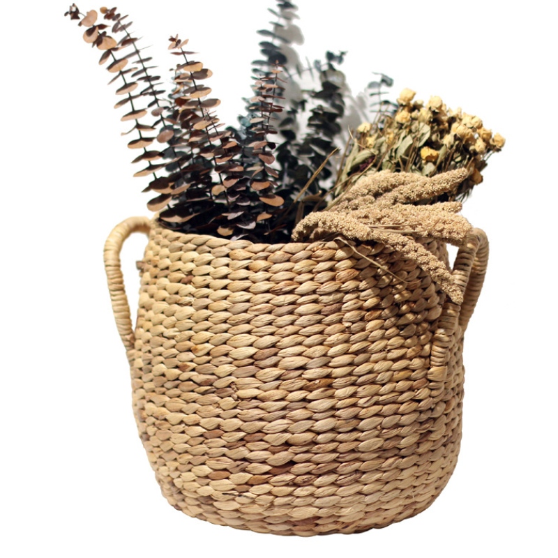 Strohgewebter Aufbewahrungskorb