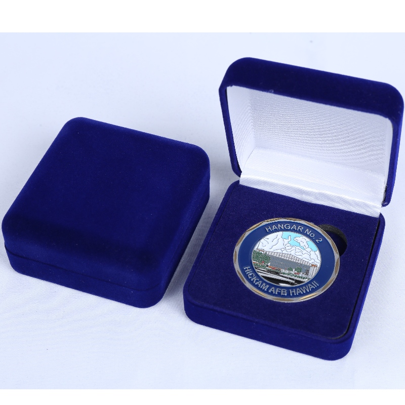 Punkt D-17 Rundform Velvet Box für Pedant, Münzplakette, mm.65*68*29, Gewichte ca. 40g.