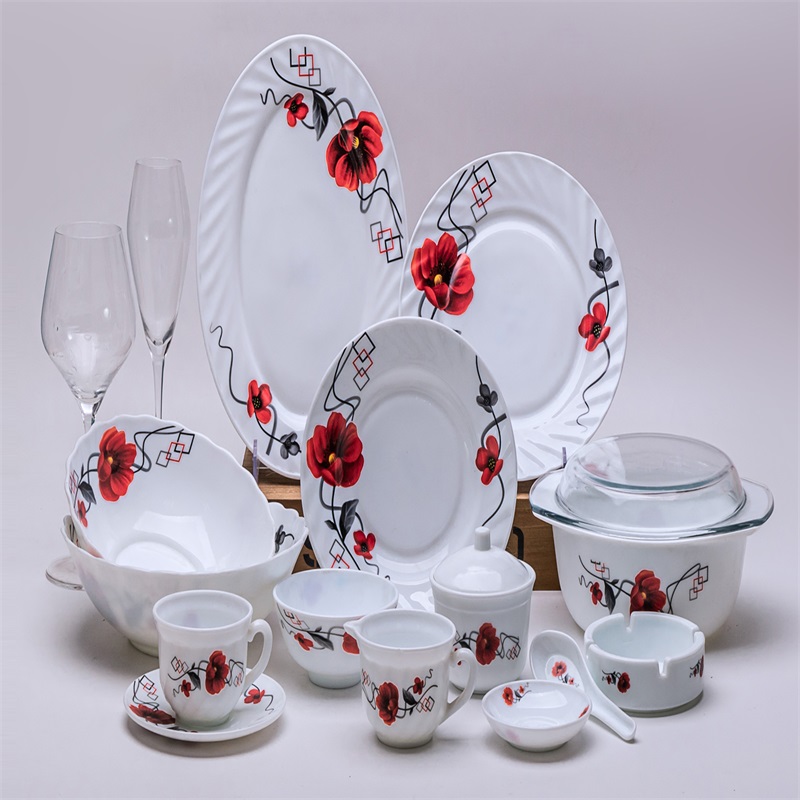 58B & Glas-Glas-Set zum Abendessen