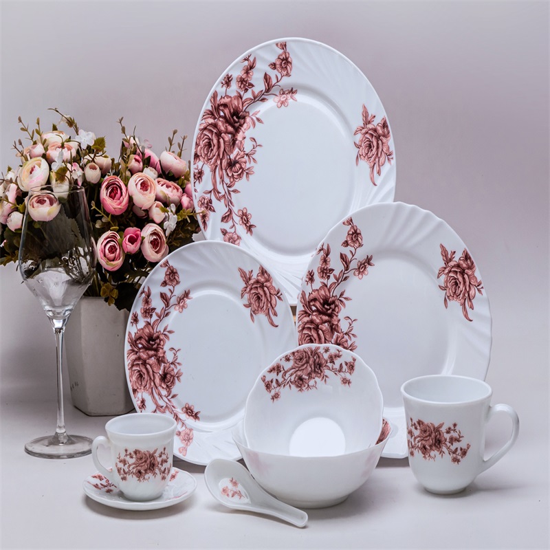 58B & Glas-Glas-Set zum Abendessen
