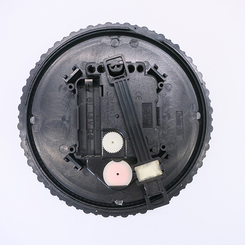 Antike Uhr mit 150mm Durchmesser Schaukelwand