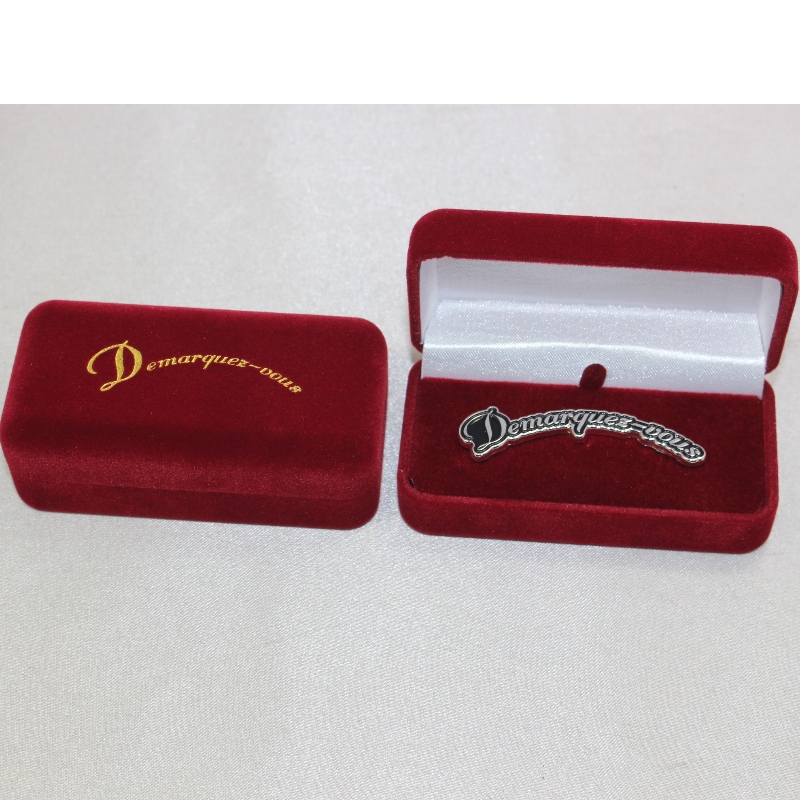 Artikel D-68S runde Samtbox ​​für Manschettenknöpfe, Krawattenklammer, Abzeichen usw. mm. 75 * 38 * 28, wiegt etwa 30 g