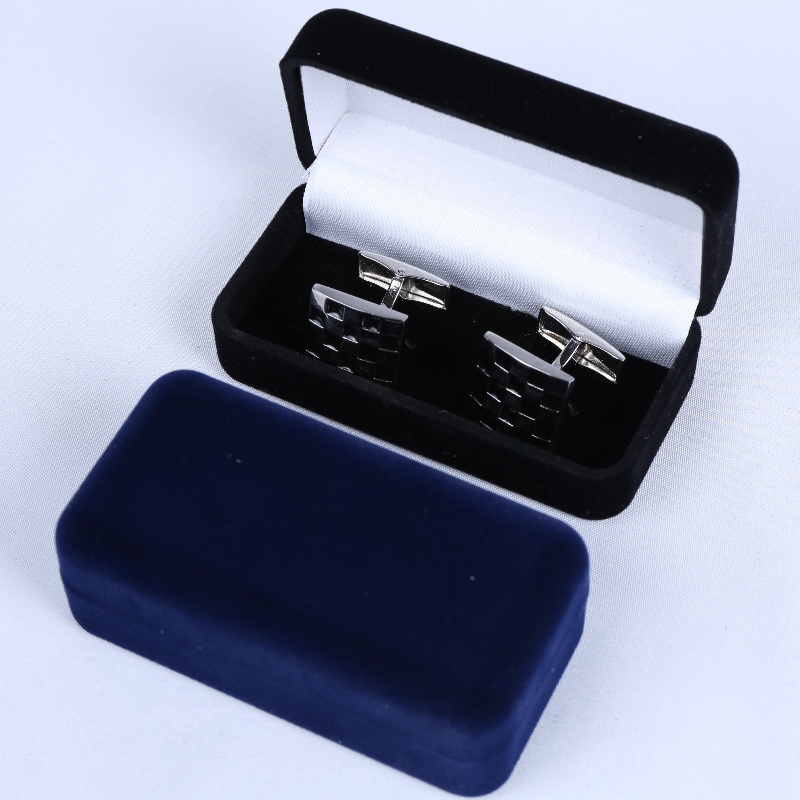 Artikel D-68S runde Samtbox ​​für Manschettenknöpfe, Krawattenklammer, Abzeichen usw. mm. 75 * 38 * 28, wiegt etwa 30 g