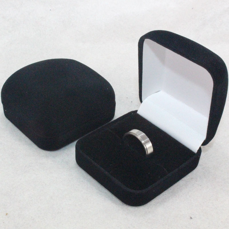 Artikel F-2 runde Samtbox ​​für Ring, Abzeichen & kleine Münze, mm. 52 * 57 * 34, wiegt etwa 27 g