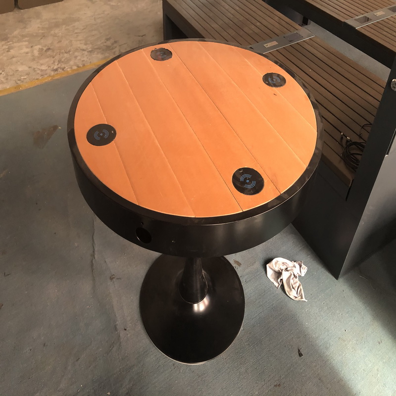 Edelstahl Holz Farbe Smart Wifi Tisch mit USB-Ladegerät