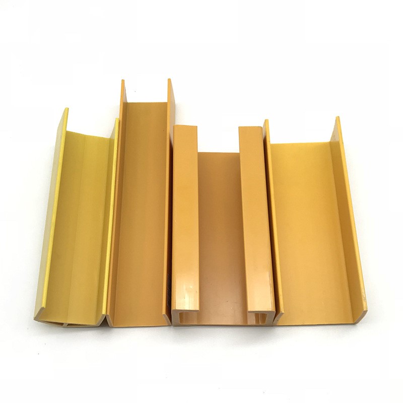 Kundenspezifische Multi-U-förmige Kanäle ABS UPVC PP PE PVC Kunststoff-Extrusionsprofile für die Dekoration des Maschinenschutzes