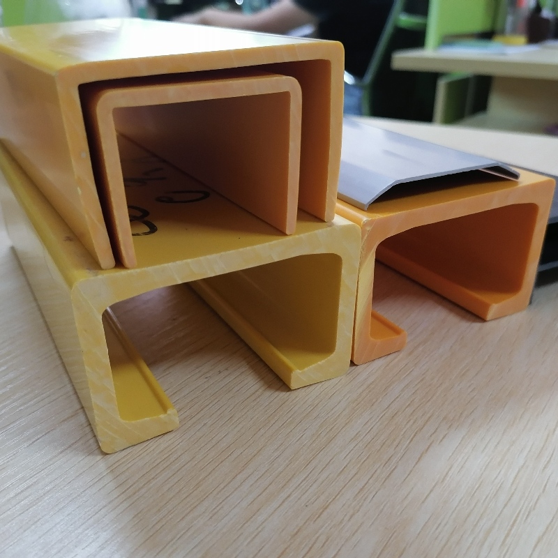 PVC U-Nut PVC „U“ -förmiges Verkleidungsprofil Kunststoffprofil PVC-Kanal