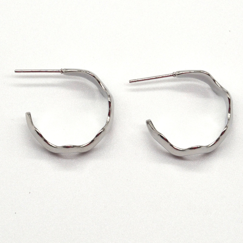 C-förmige Wasserohrringe, Damenmode und elegante Ohrringe, einfache, elegante, lässige und vielseitige silberne Ohrringe. China Ruifanbao Schmuckverarbeitungsfabrik