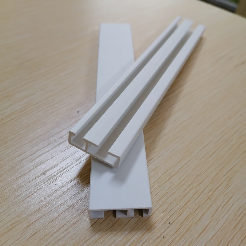 Design und maßgeschneidertes Rigid PVC E-förmiges Laufbahnprofil für Vorhangschiebeteile