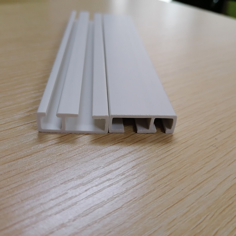 Design und maßgeschneidertes Rigid PVC E-förmiges Laufbahnprofil für Vorhangschiebeteile
