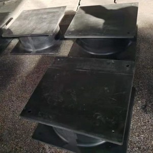 Fender Systems Aus traditionellen Holz- und Schergummi-Fendersystemen