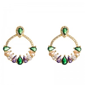 Europäische und amerikanische Persönlichkeit Messing Ohrringe Temperament Weibliche Ohrringe Micro-Inlaid Color Zirkon Ohrringe Blumenförmige japanische und koreanische Ohrschmuck