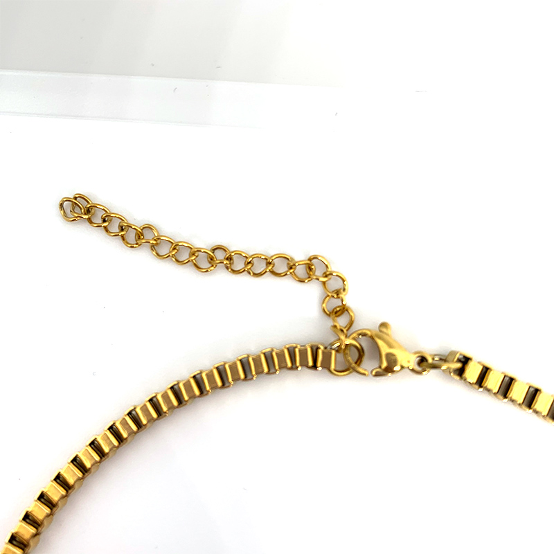 Edelstahl-Vakuumgold-platierter Quadratkasten-Halskette