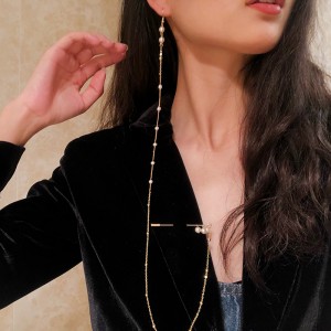 Brosche verbundene Ohrringe