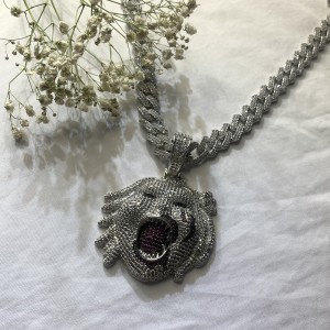 Der Joker voller Zirkon-Anhänger